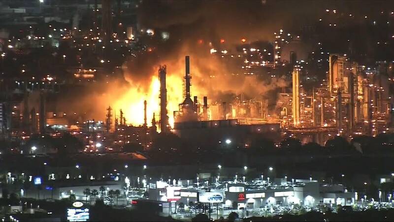 انفجارٌ مهول في منشآت النفط الأمريكية... هل اشتعلت “حرب المصافي” بين روسيا وحلف الناتو؟