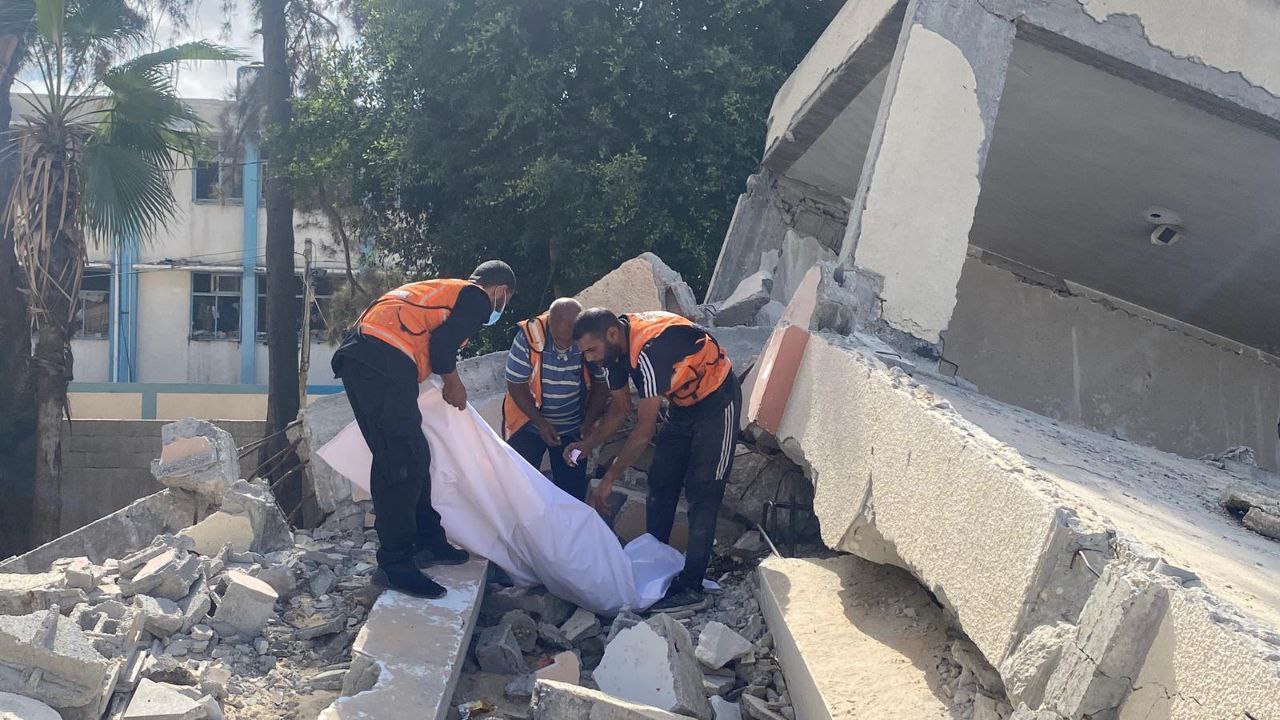 الدفاع المدني: طواقمنا انتشلت أكثر من 53 ألف شهيد منذ بدء الحرب على غزة