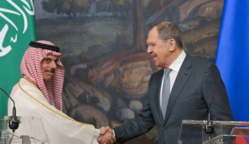 لافروف يؤكد أن أطرافًا تسعى لإثارة التوتر بين دول الخليج الفارسي وإيران