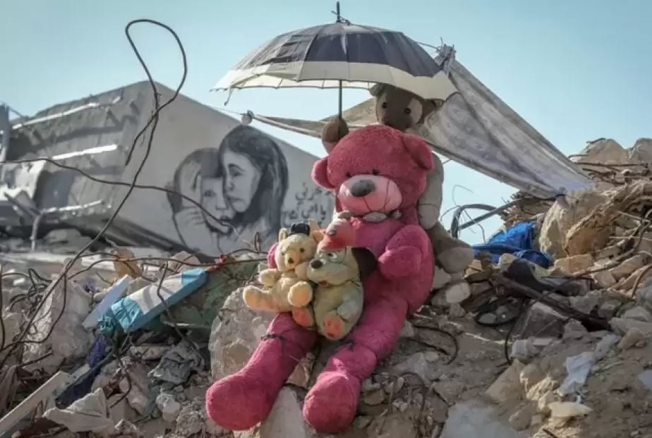 ألعاب الموت: الكيان الإسرائيلي يحوّل طفولة غزة إلى جحيم لا يُطاق