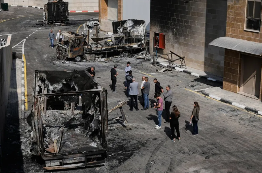 Israeli Settlers Carry Out Large-scale Assault on Industrial Area in The West Bank