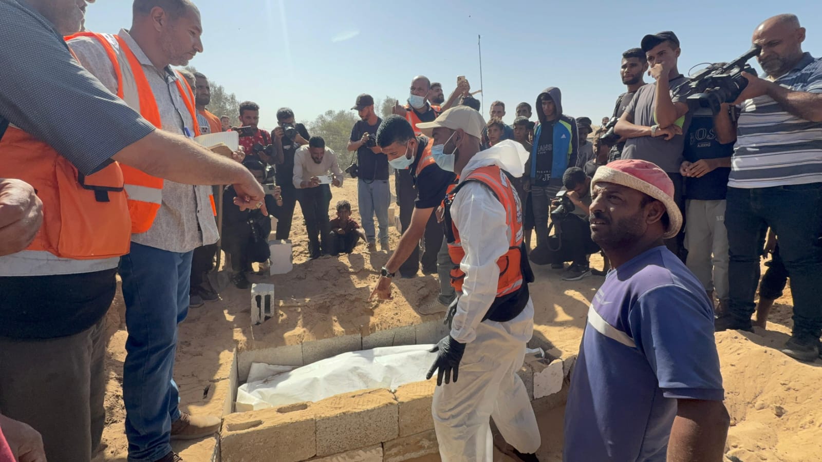 صحة غزة: استلام 15 جثمانًا جديدًا والعدد يرتفع إلى 300