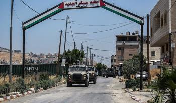 الكيان الصهيوني يصيب فلسطينيين في اقتحام عدة بلدات بالضفة الغربية