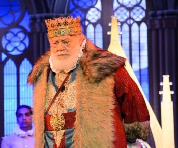 يحيى الفخراني يقدم "الملك لير" في افتتاح "أيام قرطاج المسرحية"