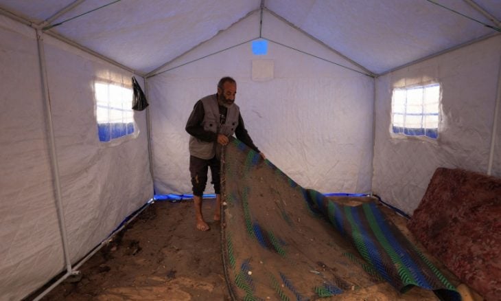 زندگی مردم غزه زیر باران