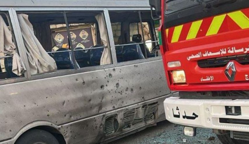 لبنان.. شهيد و11 جريحا بينهم طلاب باستهداف مسيرة "إسرائيلية" سيارة جنوب البلاد