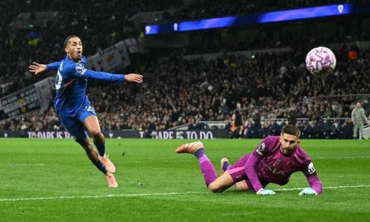 تشيلسي يقهر توتنهام في ملعبه بديربي لندن في الدوري الإنكليزي