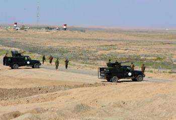 استعراض القوة على الحدود... الحشد الشعبي يسدّ طريق داعش في رمال الصحراء
