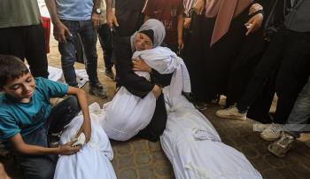 طائرات الاحتلال تشن قصفاً جوياً ومدفعياً.. انتشال 3 شهداء شرقي خان يونس