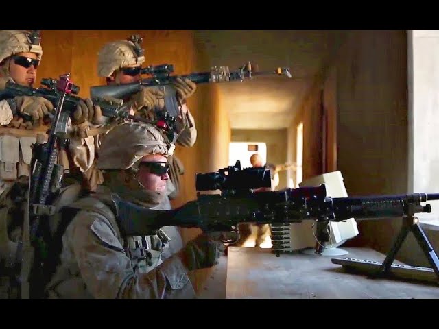 نیروهای آلمانی در حال رزمایش جنگ شهری