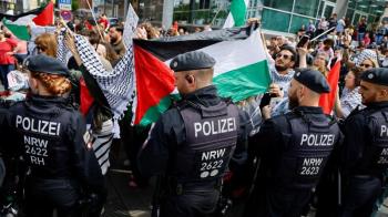 صرخة ناشطة ألمانية تكسر الحصار عن الحقيقة.. غزة كانت تحتضر قبل الـ 7 من أكتوبر