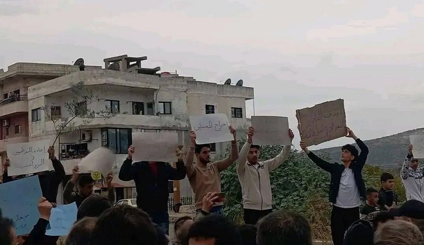 سوريا.. احتجاجات علوية على الانفلات الأمني وعجزدولة الجولاني المؤقتة