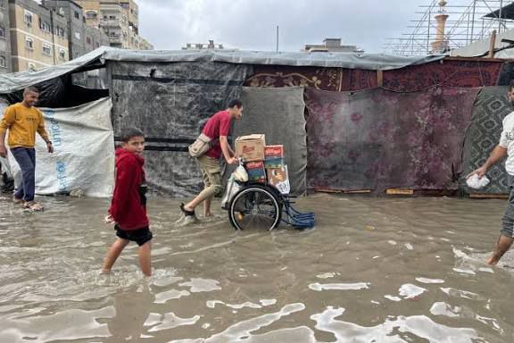 خسارت ۳.۵ میلیون دلاری باران به چادرهای آوارگان غزه