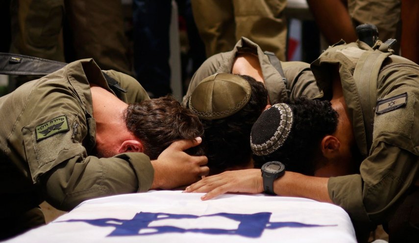 صحيفة “هآرتس” العبرية: انتحار ضابط إسرائيلي بعد مشاركته في العدوان على غزة