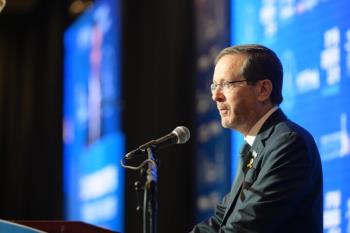 هرتزوگ:اسرائیل در لبه پرتگاه قرار دارد