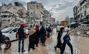 غزة تحت العاصفة.. الكيان الإسرائيلي متهم بصناعة كارثة إنسانية غير مسبوقة بحق النازحين في البرد والسيول