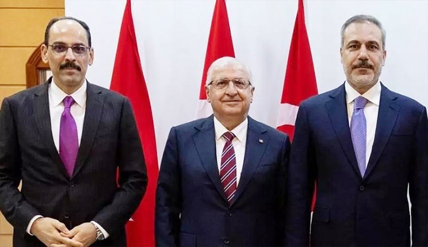 وفد تركي يصل دمشق يضم وزيري الخارجية والدفاع ورئيس جهاز الاستخبارات