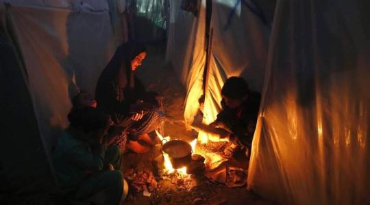 الأورومتوسطي مُحذراً: "إسرائيل" تحوّل الشتاء لسلاح لإهلاك سكان غزة