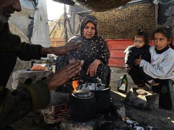 الكيان الصهيوني يواصل خرق وقف النار بغزة.. قصف جوي ومدفعي ونسف للمنازل