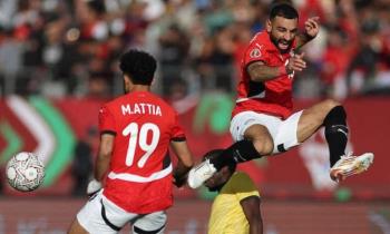 مصر تفلت بانتصار صعب على جنوب إفريقيا 1- صفر لتبلغ دور 16 بكأس الأمم