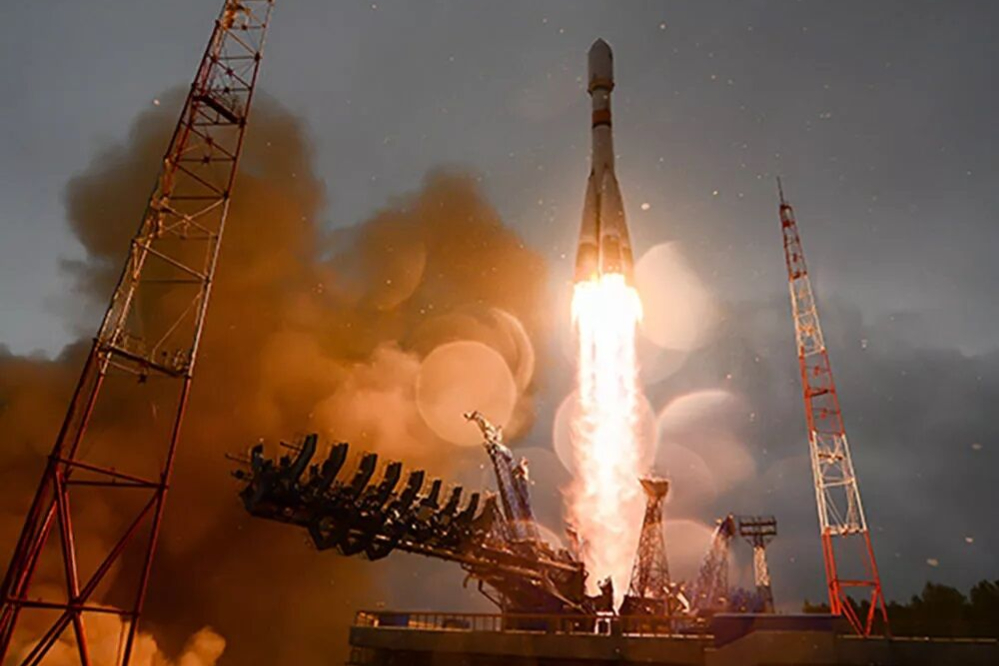 لحظه پرتاب ماهواره‌های ایرانی به فضا