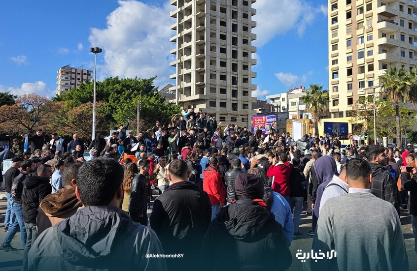 سوريا.. جرحى وإصابات باعتداءات على متظاهرين في اللاذقية وطرطوس وحمص