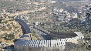 الجدار بين القدس وبيت لحم.. أداة أمنية أم واقع فصل دائم يعمّق معاناة الفلسطينيين؟