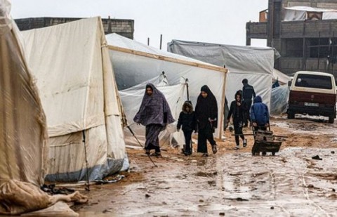 بين الأنقاض والخيام الغارقة.. شتاء غزة القاتل وصمت العالم