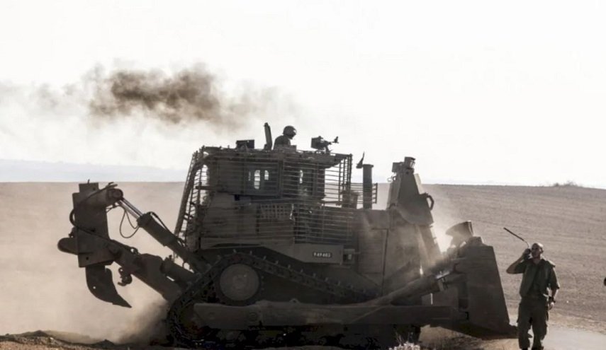 شبكة CNN الأمريكية تكشف قيام جرافات إسرائيلية بدفن جثث شهداء فلسطينيين في قطاع غزة