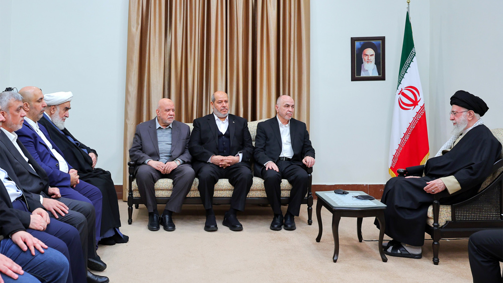 Ayatollah Khamenei Meets with Senior Hamas Delegation