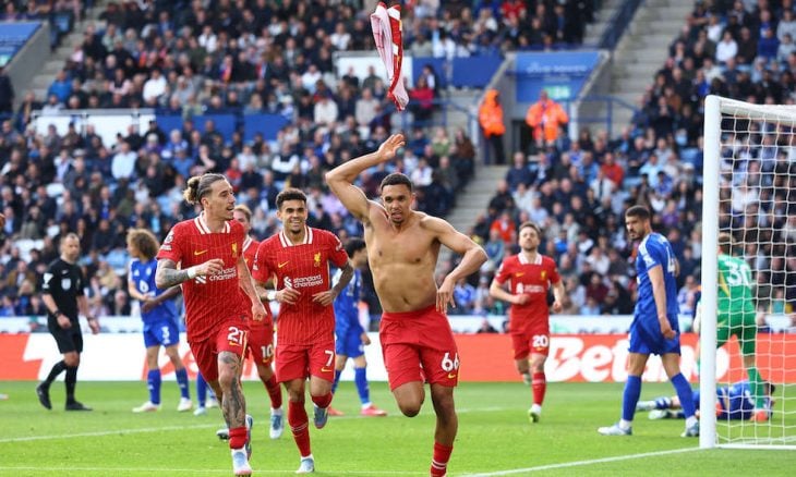 ليفربول يقترب من اللقب ويحسم هبوط ليستر من الدوري الممتاز