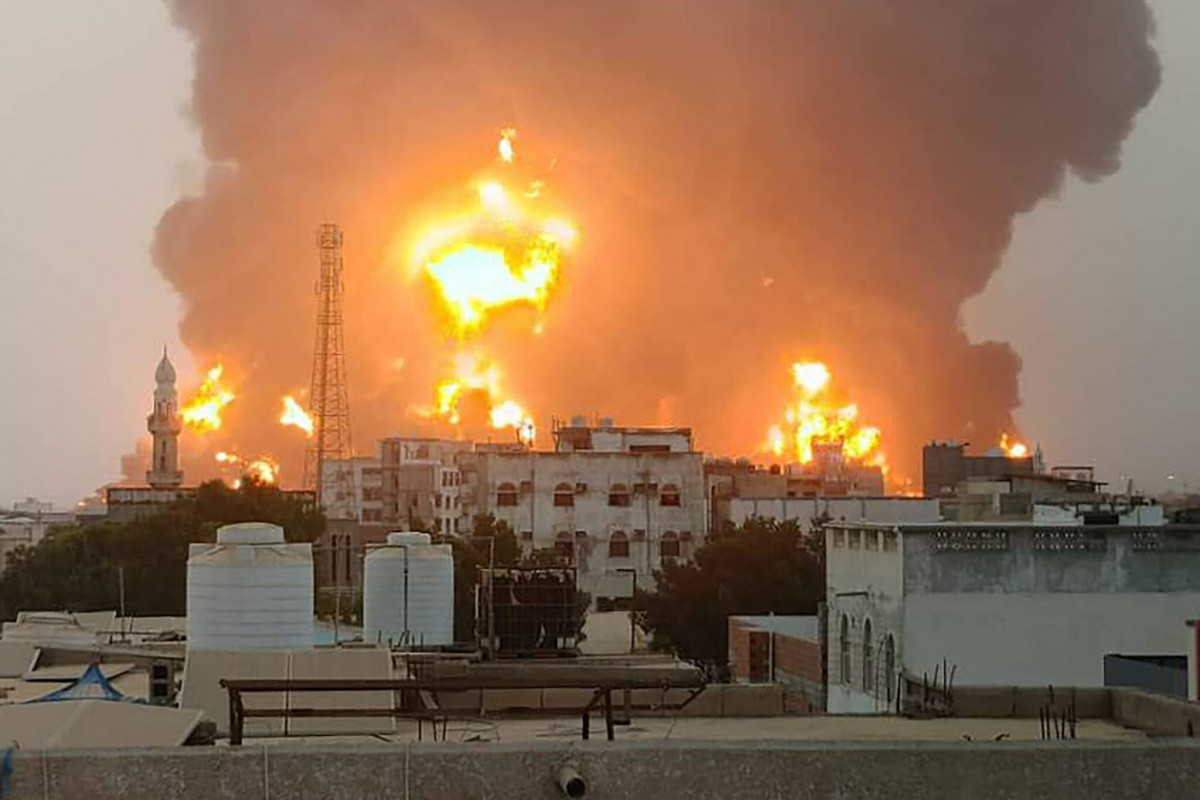 Israeli Airstrikes on Western Yemen Ports Kill 1, Injure 9