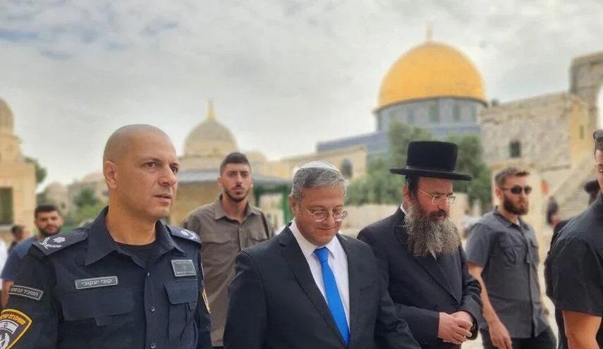 بحماية مشددة من قوات الاحتلال .. ابن غفير يقتحم المسجد الأقصى