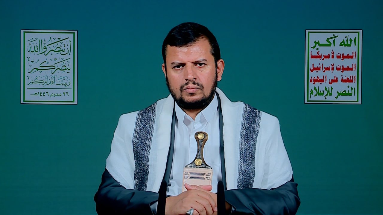 قائد حركة أنصار الله يتهم الاحتلال: تحويل المساعدات الإنسانية إلى "مصائد موت" لغزة