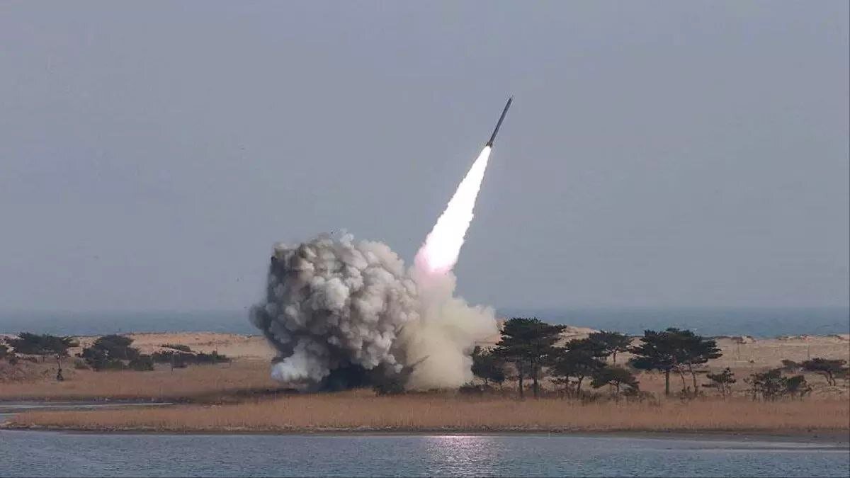 Yemeni Hypersonic Missile Targets Tel Aviv in Joint Operation with Iran