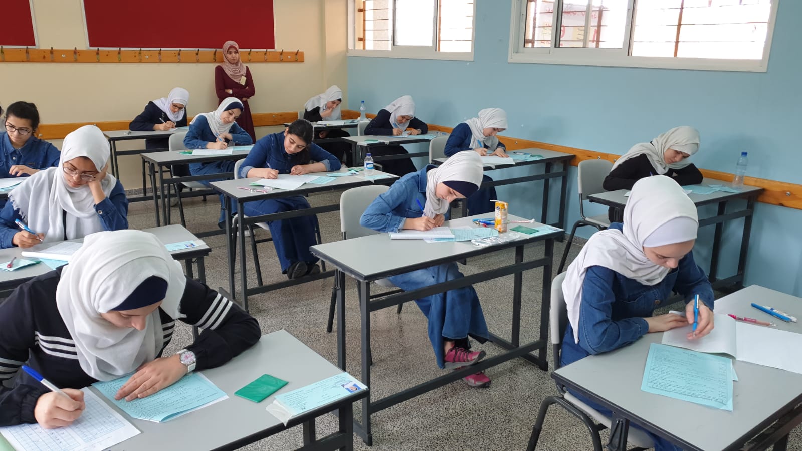 انطلاق امتحان الثانوية العامة بالضفة وسط حرمان طلبة غزة للعام الثاني