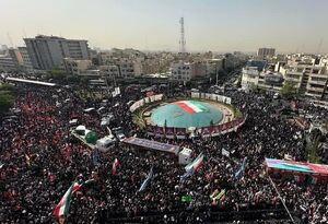 انطلاق مراسم تشييع مليونية.. الشعب الايراني يبايع الشهداء