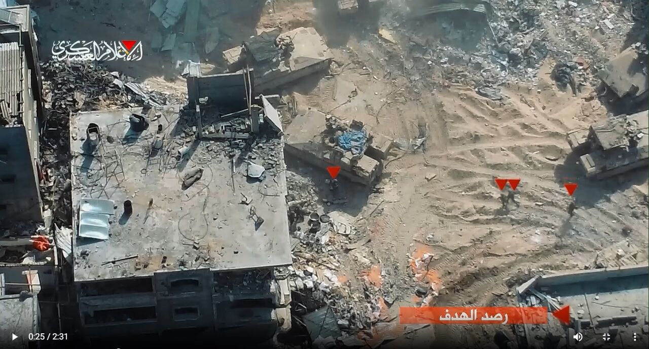 القسام توثّق اشتباكًا من “المسافة صفر” مع قوة إسرائيلية في جباليا