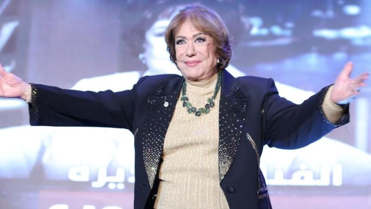 رحيل سمراء الخشبة.. فنٌّ يترجّل عن المسرح إلى الأبد