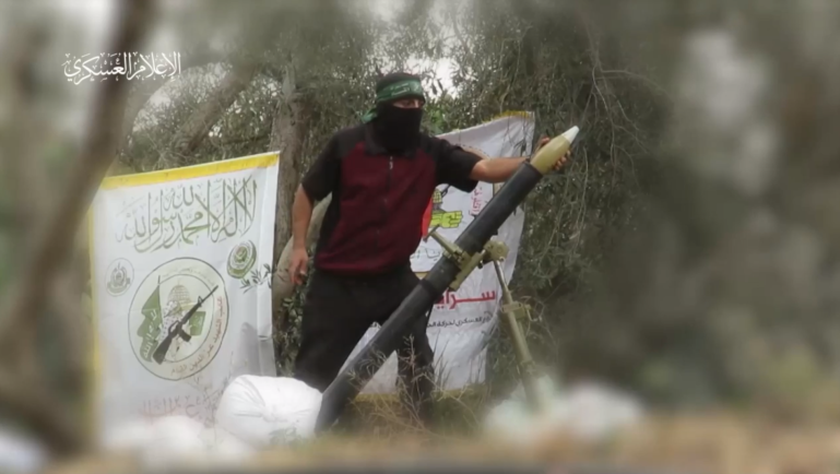 المقاومة في غزة تواصل إيلام الاحتلال: استهداف موقع قيادة وتدمير آليات في أحياء مدينة غزة