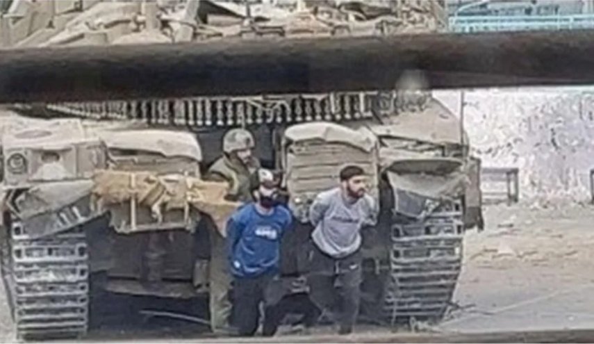 صورة جديدة توثق استخدام الاحتلال فلسطينيا بغزة درعا بشريا