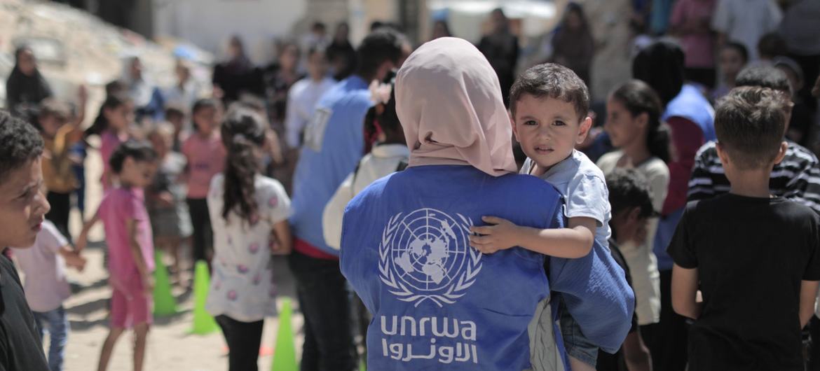 UNRWA Chief: Hunger and Exhaustion Causing UN Staff and Doctors to Collapse in Gaza