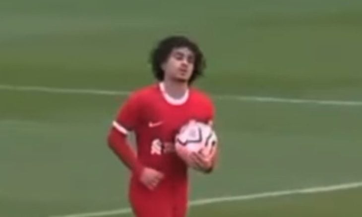 ليفربول يوقع عقدا احترافيا مع المصري الشاب كريم أحمد
