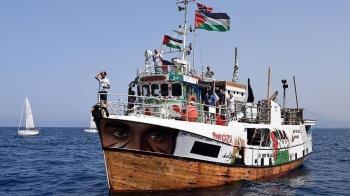 مشهد جديد من المقاومة البحرية.. أسطول الصمود العالمي في طريقه إلى غزة