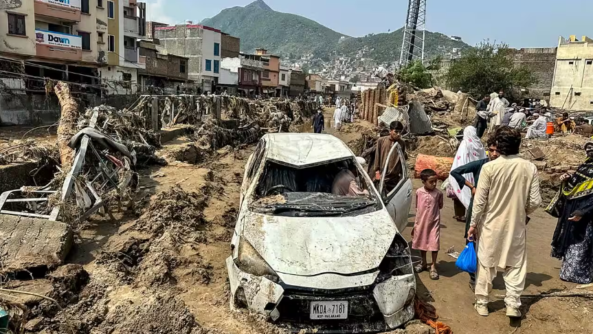 Pezeshkian Extends Condolences to Pakistan After Monsoon Floods Kill Over 320