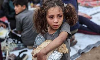 أطفال غزة في مهب المجاعة: صرخة اليونيسف واستغاثة الضمير الإنساني