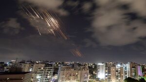 يد إيران العليا تطال المنشآت الحيوية للكيان الصهيوني... صواريخ تضرب مفاصل الطاقة في قلب الأراضي المحتلة