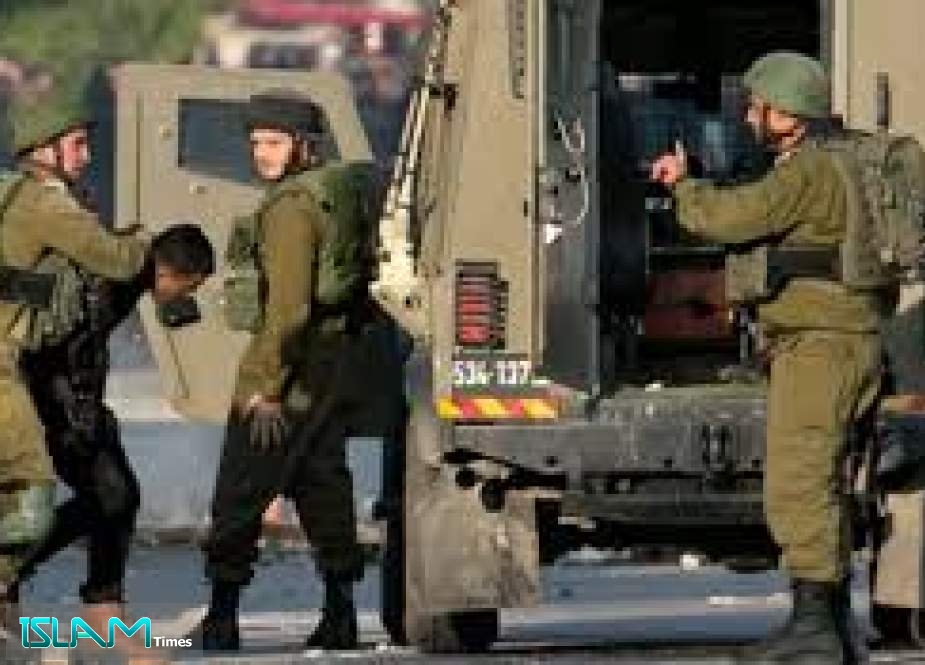 الاحتلال يشن حملة اعتقالات ومداهمات في الضفة ويعتقل الصحفية أبو عياش
