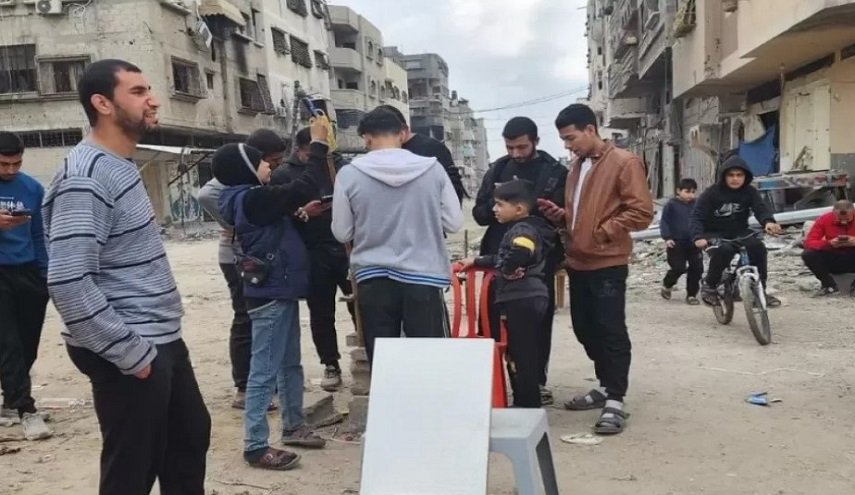 شركة الاتصالات الفلسطينية تعلن تعطل خدمات الإنترنت والاتصالات الأرضية في قطاع غزة بأكمله