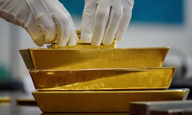 الذهب قرب أعلى مستوياته وسط توقعات خفض الفائدة الأمريكية